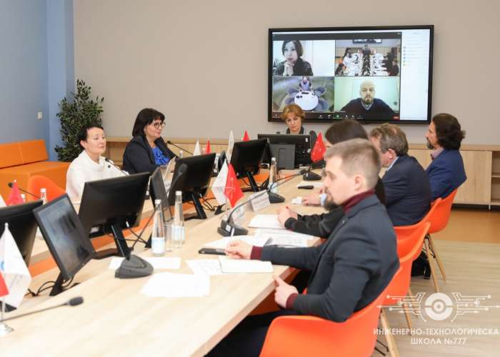 Состоялось заседание координационного совета по реализации Дорожной карты развития в Санкт-Петербурге системы технологического образования по модели Кружкового движения